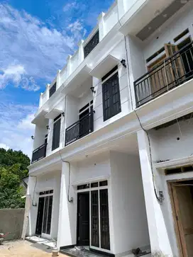 Rumah 2 Lantai + Rooftop Harga Dibawah 1 Milyar di Condet, Kramatjati - Jakarta Timur