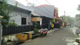 Rumah plus kontrakan di belakang kecamatan cengkareng jakbar