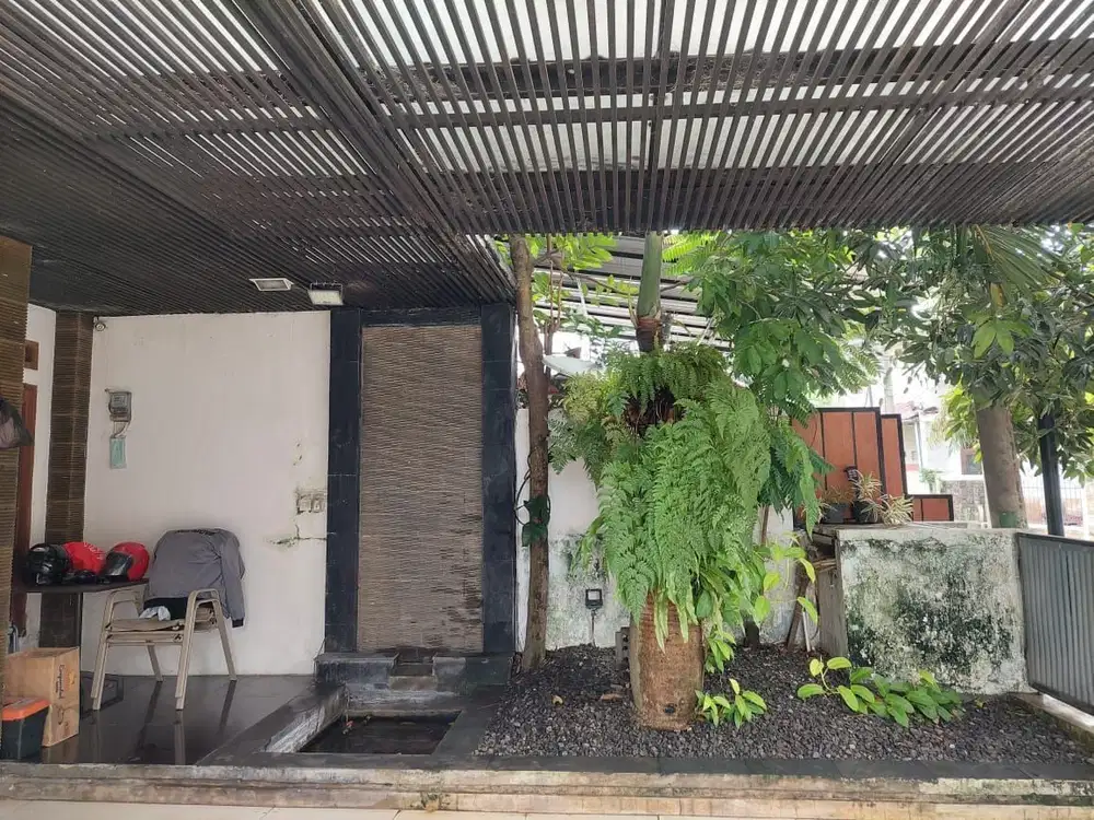 Di jual rumah di dlm komplek sektor 9 bintaro