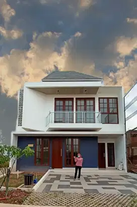 Rumah elit fasilitas lengkap 12 menit ke BCA Demang