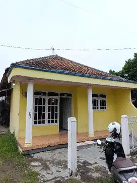 Rumah area padat penduduk di desa dukuhturi ketanggungan brebes