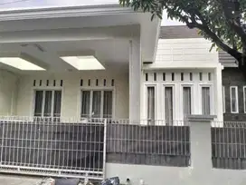 Disewakan rumah siap huni bagus luas tanah 216m di kemang pratama