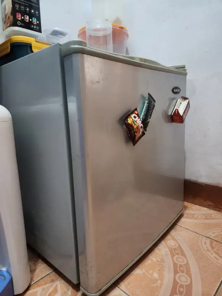 KULKAS MINI SANKEN