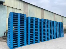 PALLET PLASTIK BEKAS RINGAN PALET PLASTIK