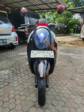 Honda Scoopy FI Sporty 2013 Hitam Merah Full Orisinil Surat Lengkap