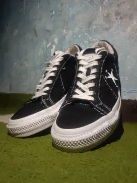 One Star Ox Low Black White