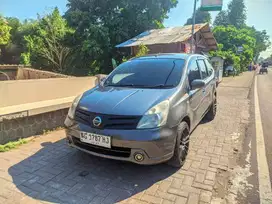 Nissan Grand Livina 1.5 SV 2013 AG zen mobil bekas sekoto kediri jatim