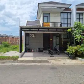 Rumah Mewah 2 Lantai Siap Huni Di Pusat Kota Karawang