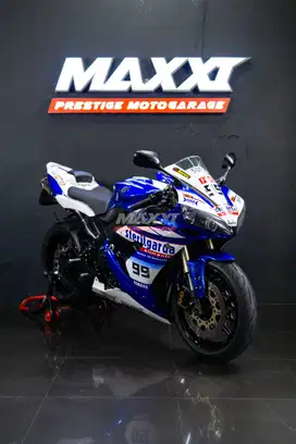 YAMAHA YZF R1  848 EVO  Z800