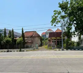 TEGAL PEKAUMAN RUMAH LUAS STRATEGIS PINGGIR JALAN RAYA JUAL MURAH