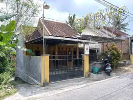Rumah Cantik Lingkungan Apik di Jipangan Bangunjiwo