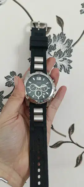 Jam tangan dijamin ORI kondisi terawat