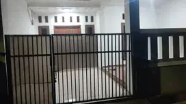 Rumah di Komplek, Ada Parkiran, Per Bulan 1,5 Juta, Lokasi Strategis