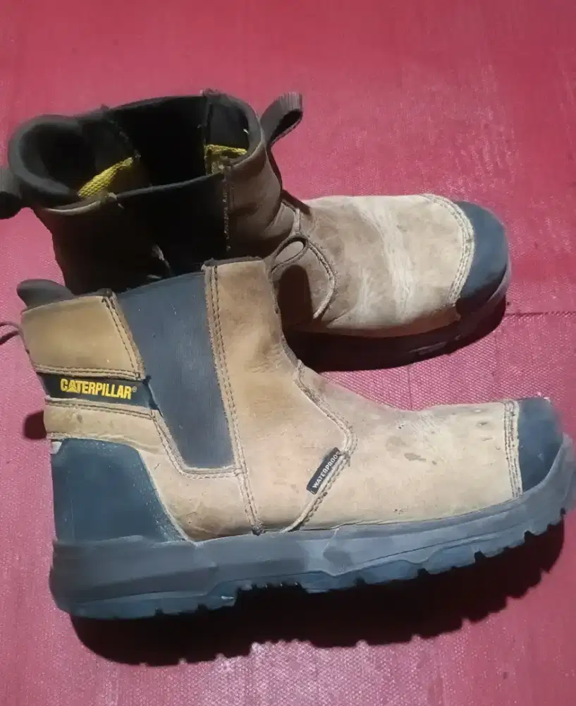 Sepatu safety Caterpillar original