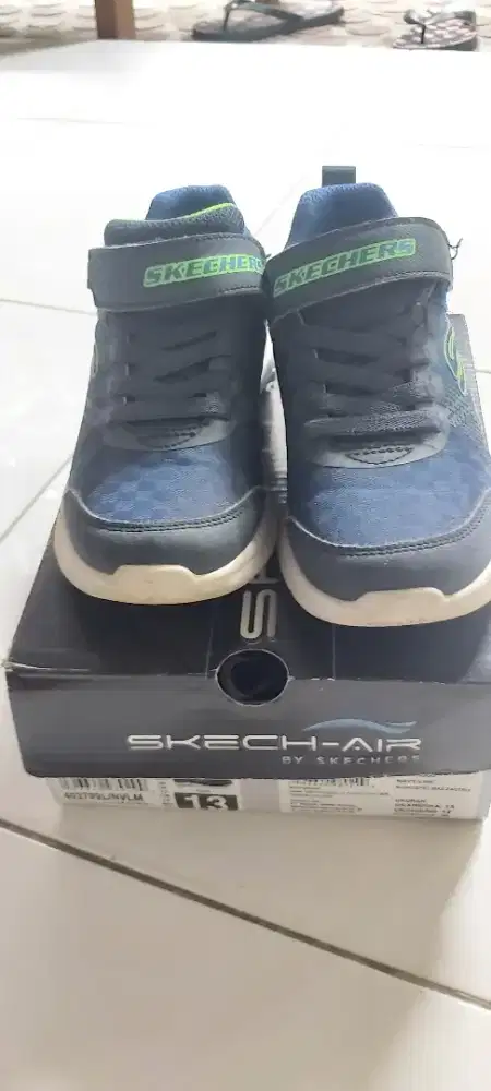 Sepatu anak2 merk Skechers