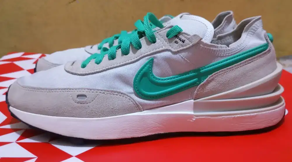Nike Waffle One SE ' Light Bone Stadium Green '