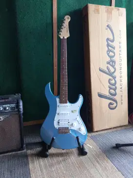 Yamaha pasifica 112j like new