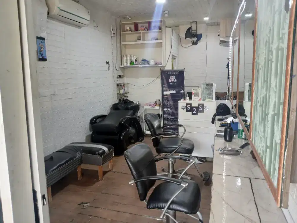 Dibutuhkan kapster salon