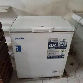 Kulkas Freezer Merk AQUA 200L (100% Normal & Beku)