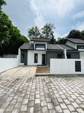 RUMAH CANTIK MINIMALIS DALAM CLUSTER DI KETINGAN TIRTOADI MLATI SLEMAN