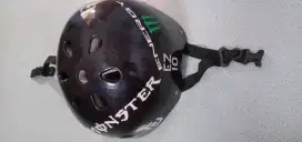 Helm sepeda warna hitam