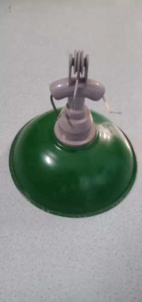Kap fitting lampu warna hijau