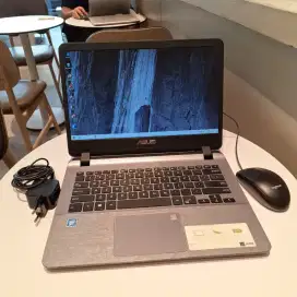 Laptop Asus RAM 8GB SSD 256GB Intel Masih Bagus Mantap