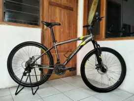 Sepeda mtb polygon monarch