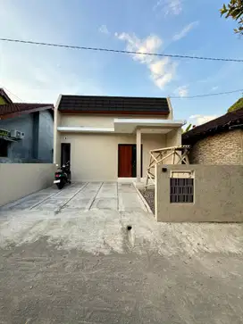 RUMAH BARU CANTIK HARGA SUPER EKONOMIS DI TAMANAN BANGUNTAPA