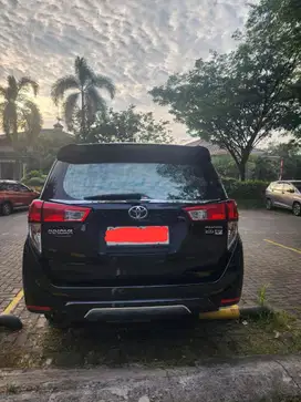 TOYOTA INNOVA 2.0 V LUXURY AT KILOMETER 22000