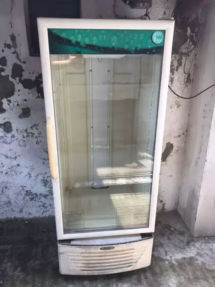 Dijual sanyo showcase