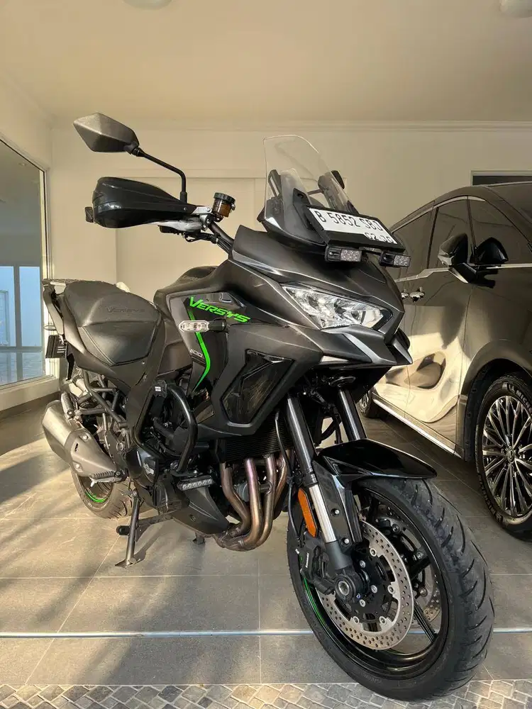 KAWASAKI VERSYS 1100 LIKE NEW KM 220 PERAK!