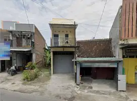 Ruko 2 lantai tepi jalan raya dekat dengan Pusat Niaga Solobaru