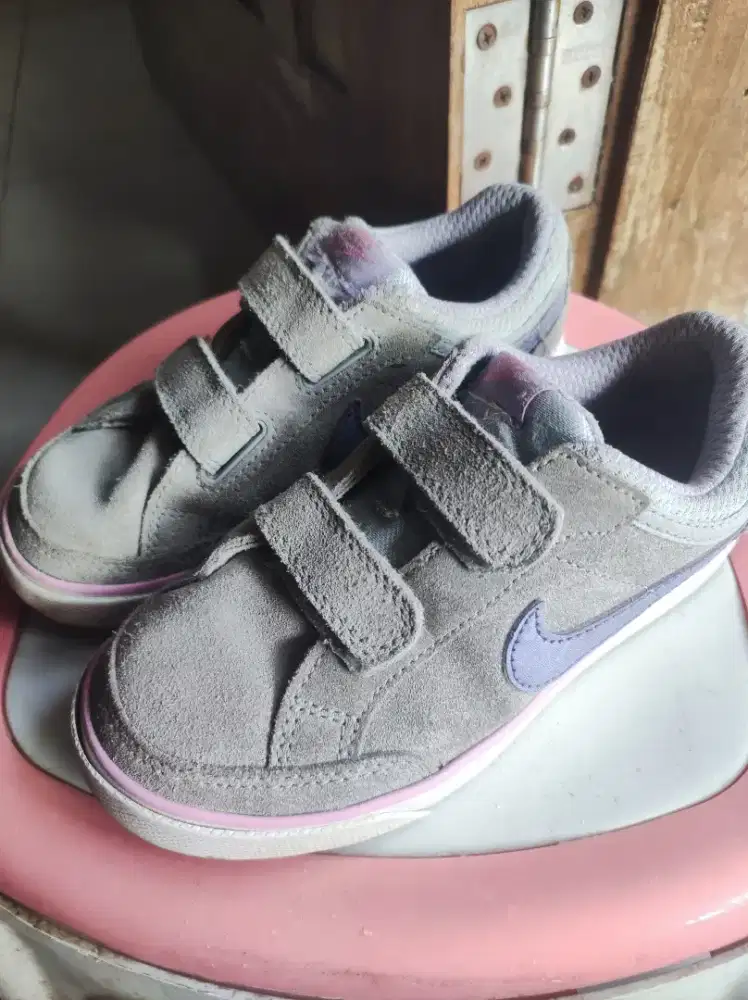 Sepatu brand ori dan baju anak