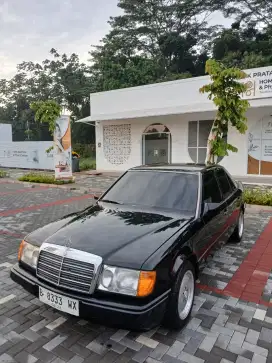 Mercedes Benz 300E W124 M/T