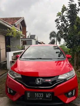 HONDA JAZZ RS CVT AT 2016