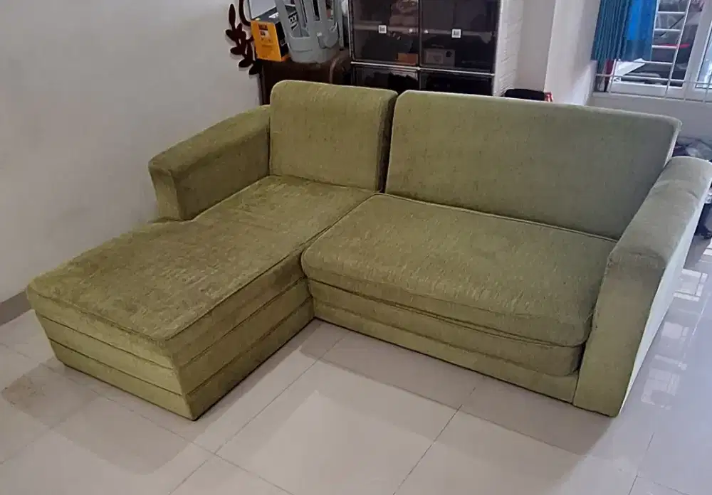 Sofa bed warna hijau