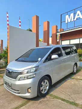 Toyota New Vellfire AT