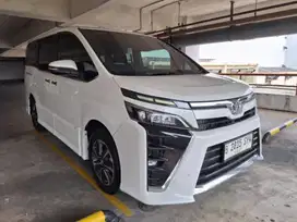 DP RENDAH Toyota Voxy 2.0 Bensin-AT 2018 SYW B