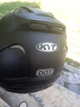 Helm KYT kondisi masih oke double visor size L