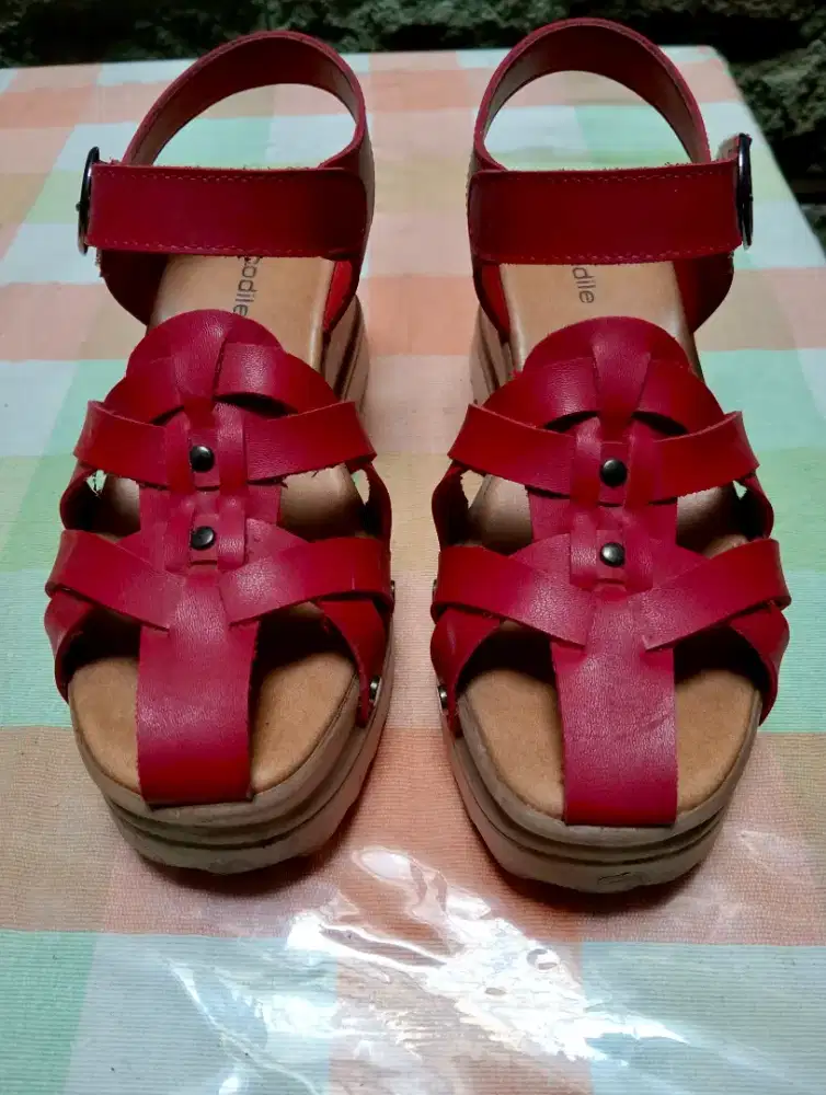 Preloved Sepatu Wedges Crocodile Original