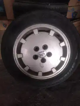 Dijual pelek mobil fisut