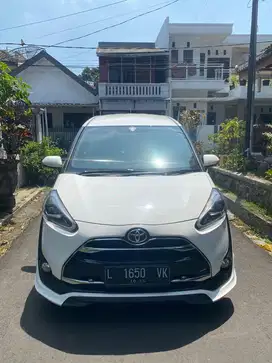 Toyota Sienta 1.5 Q Automatic - Putih 2016