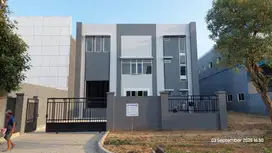 Dijual / disewakan gudang baru standart pabrik Delta silicon lippo cik