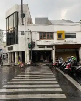 DILELANG Ruko 2 lantai SHM strategis di Mainroad Asia Afrika