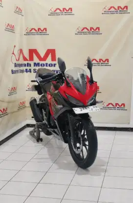 Km rendah Ribu Honda CBR 150R hitam merah tahun 2019