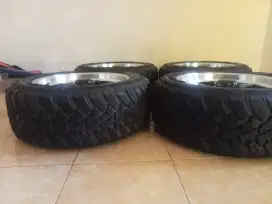 Ban dan velg mobil