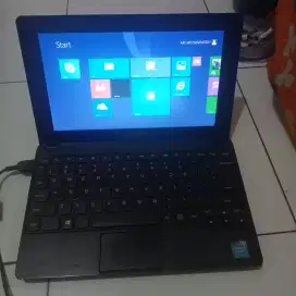 Netbook Lenovo E10-30. Minus keyboard sebagian ga jalan.