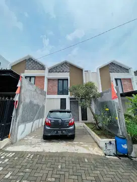 DILELANG Rumah siap huni SHM 2 lantai Komplek Aldiva Pratama Residence