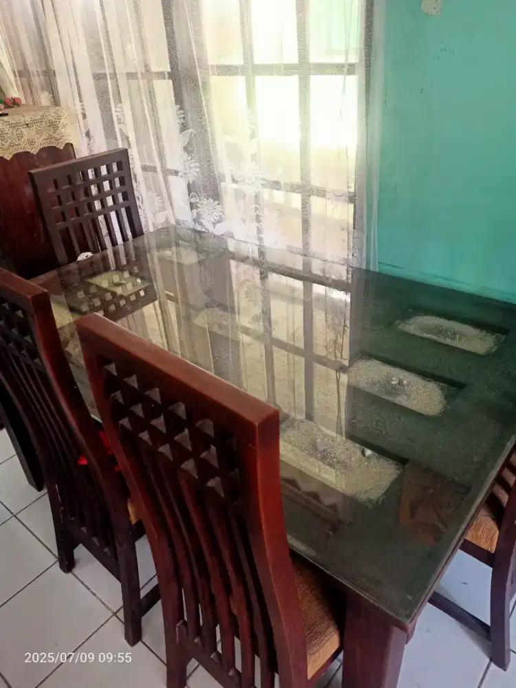 Meja makan isi 6 kursi